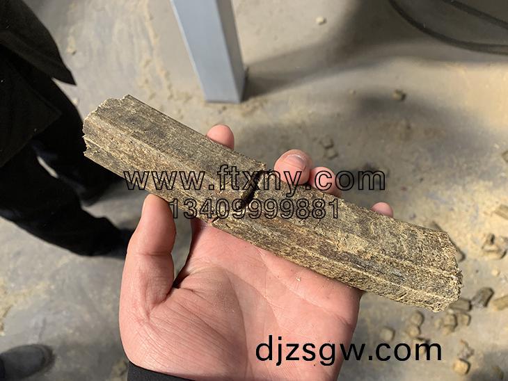 稻草(cao)稭(jie)稈壓塊燃料